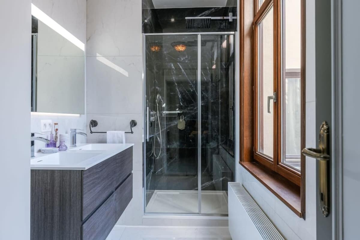 Authentic apartment in the historic center of Antwerp