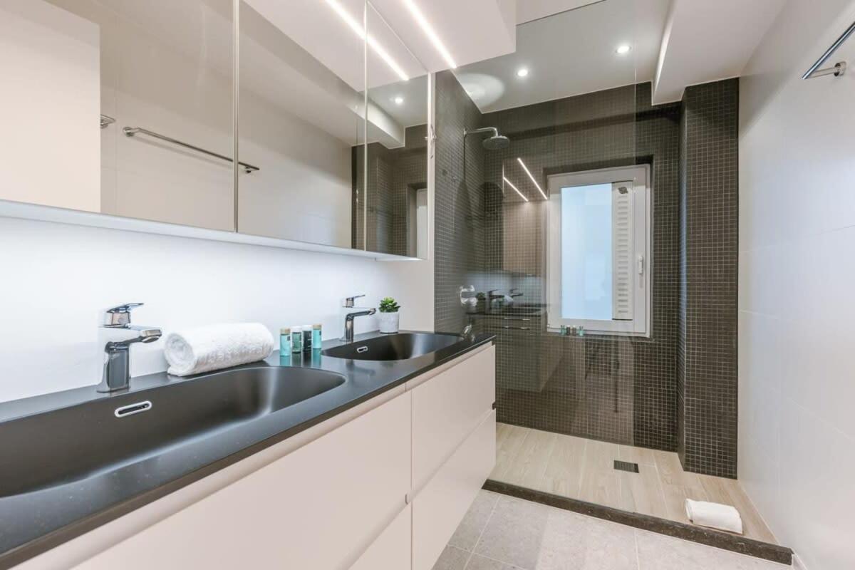 Spacious apartment with parking on prime location