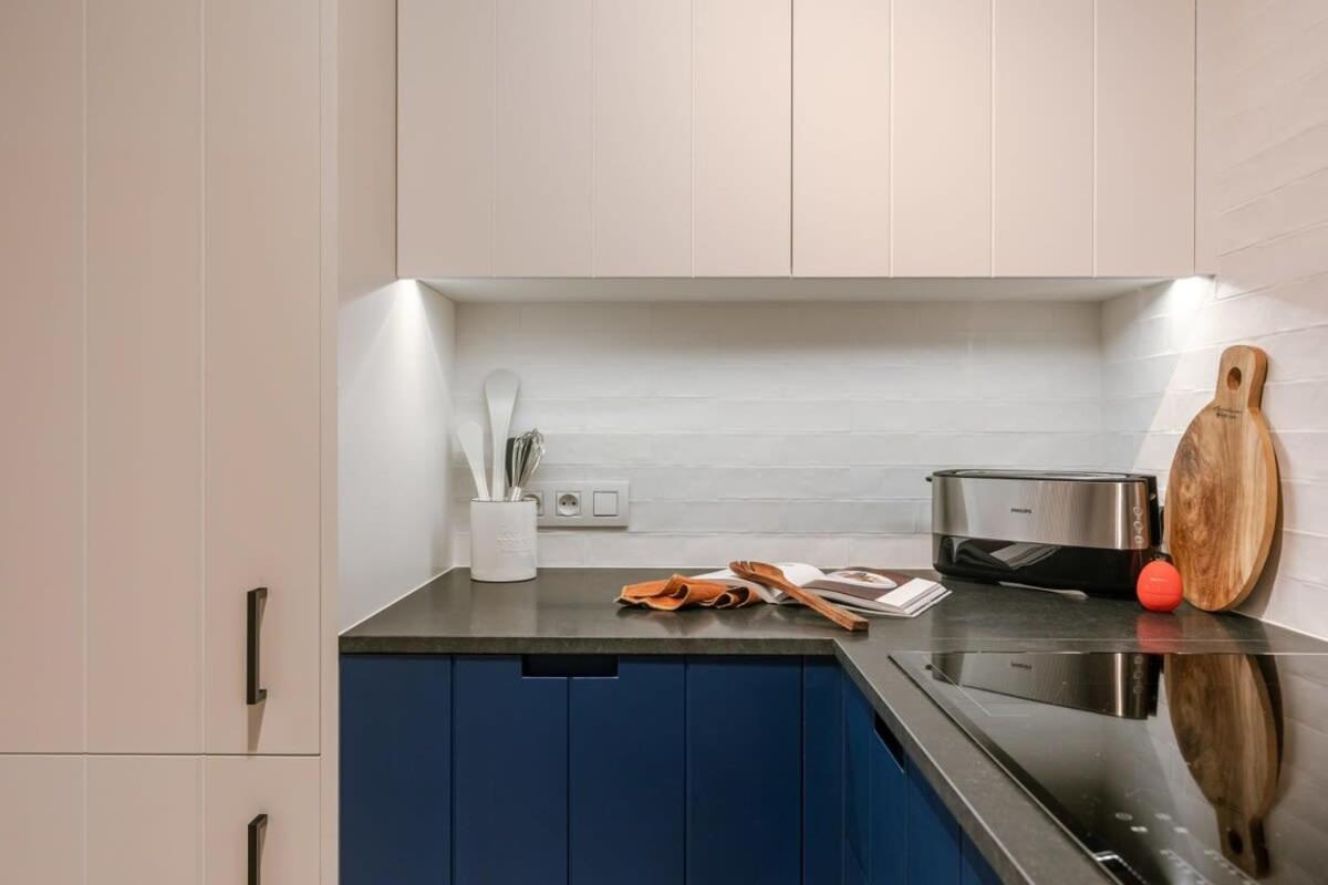 Spacious apartment with parking on prime location