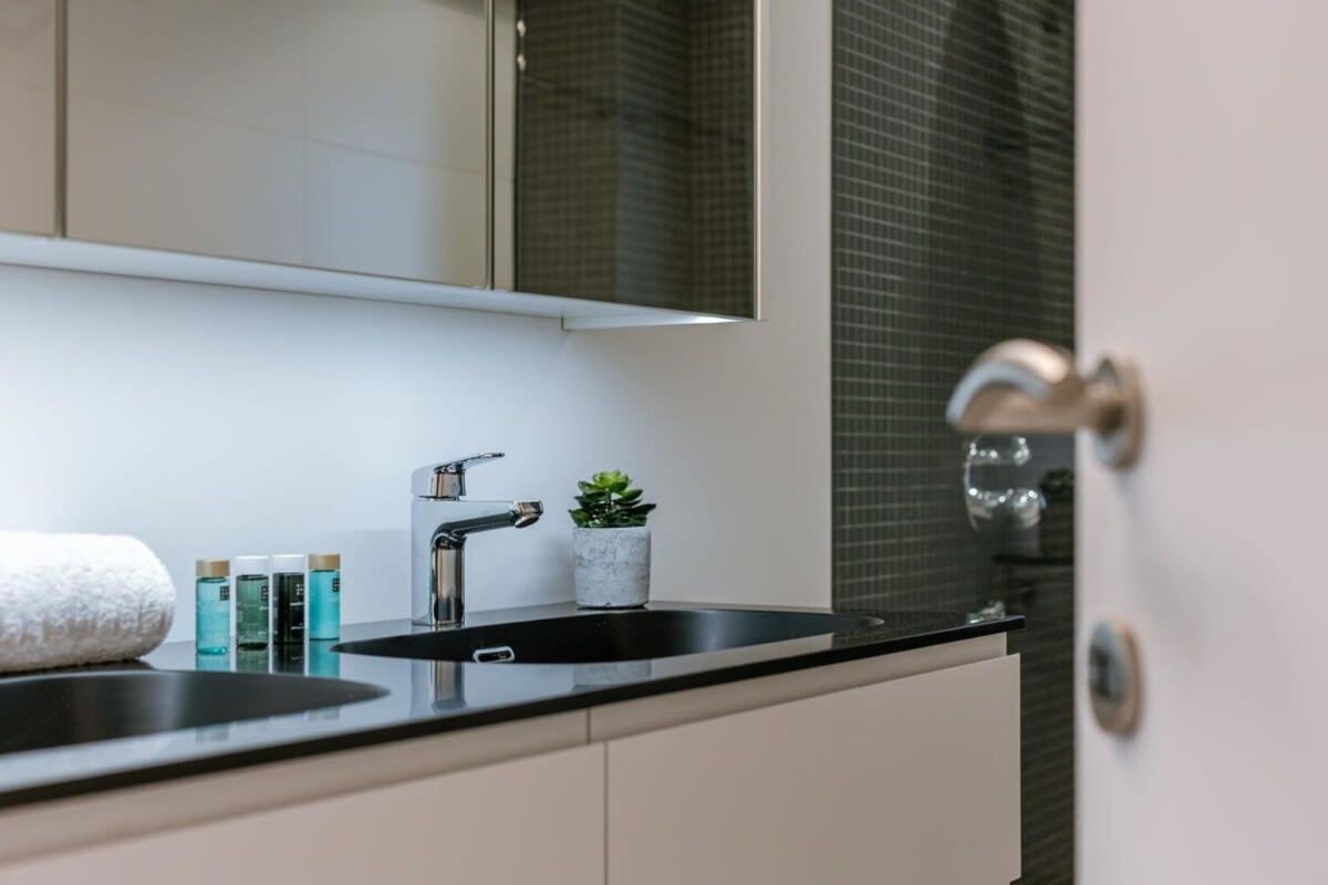 Spacious apartment with parking on prime location