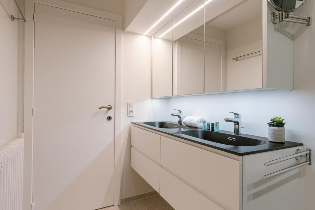 Spacious apartment with parking on prime location