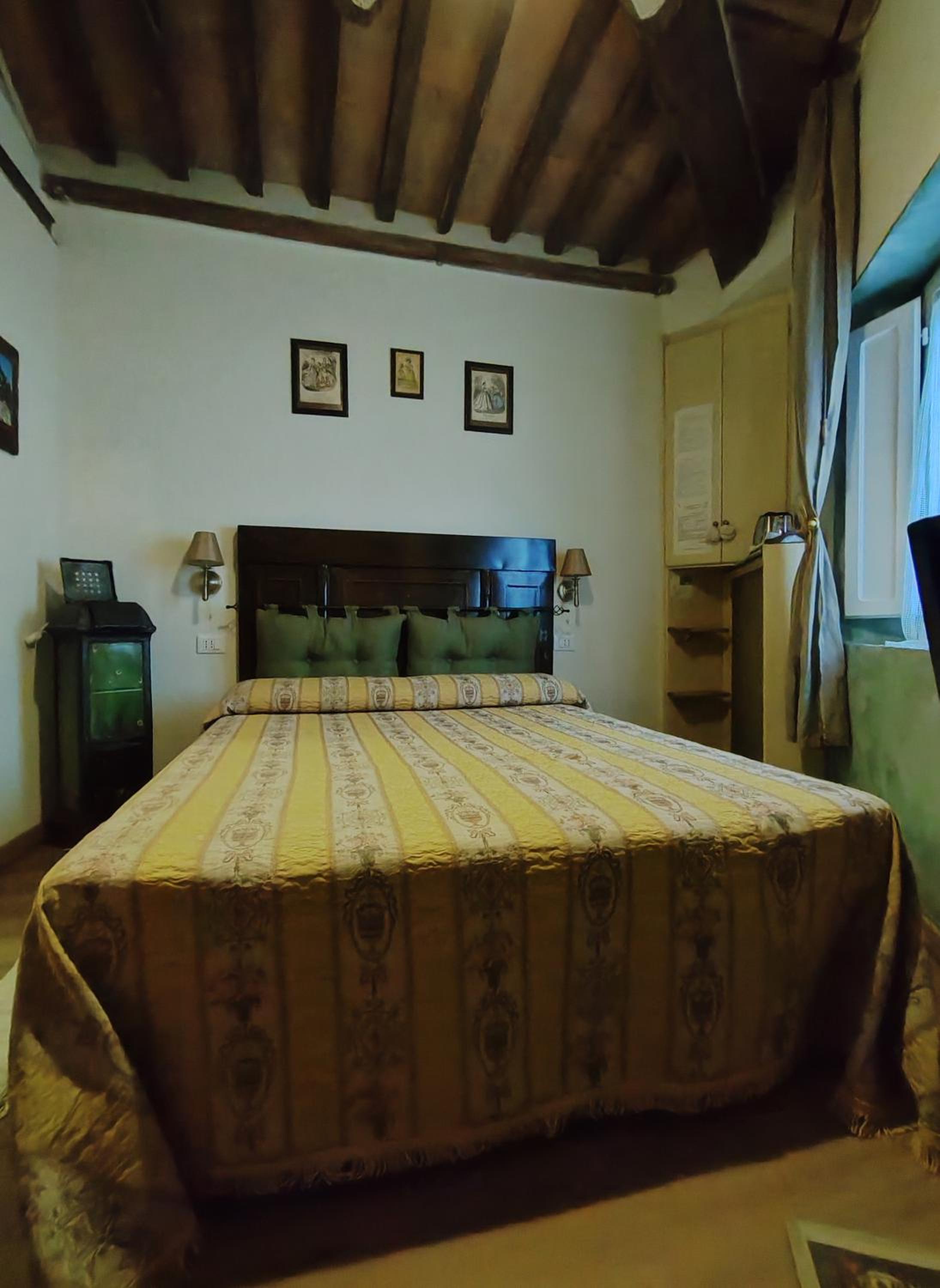 La Spelonca degli Asini en Prata — hotel room