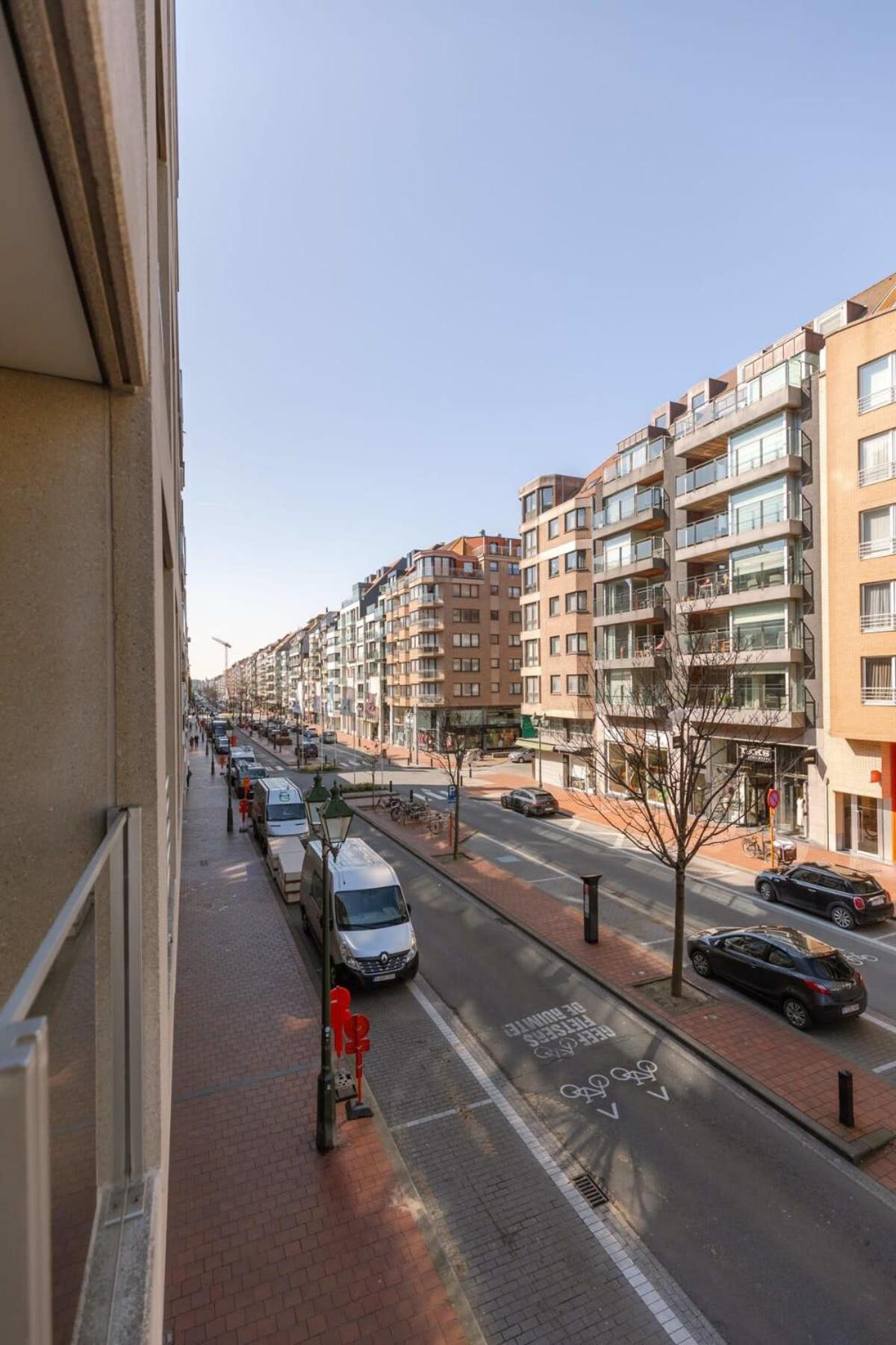 High-end apartment in centre of Knokke with parking