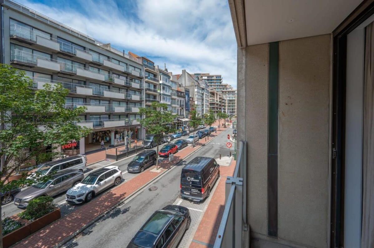 High-end apartment in centre of Knokke with parking
