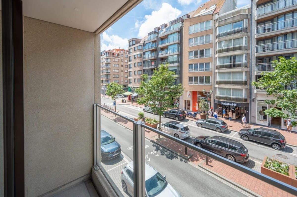 High-end apartment in centre of Knokke with parking