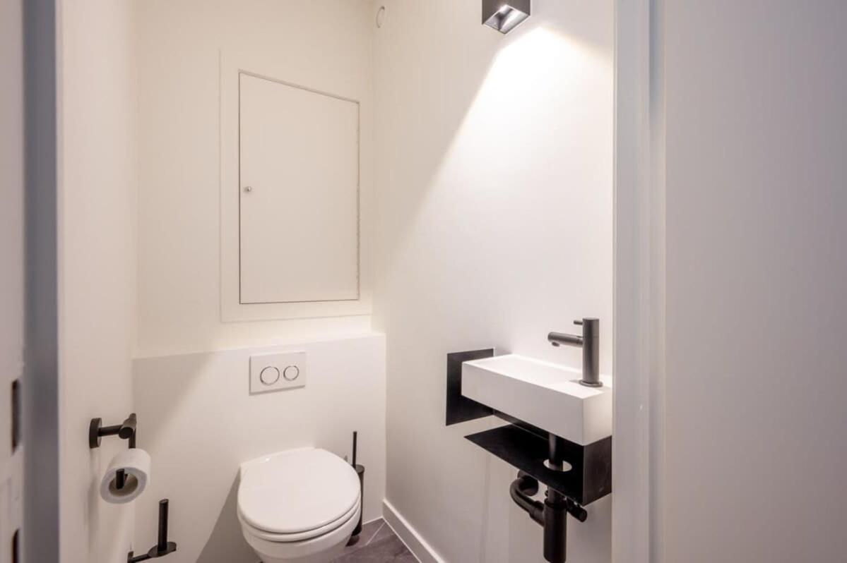 High-end apartment in centre of Knokke with parking