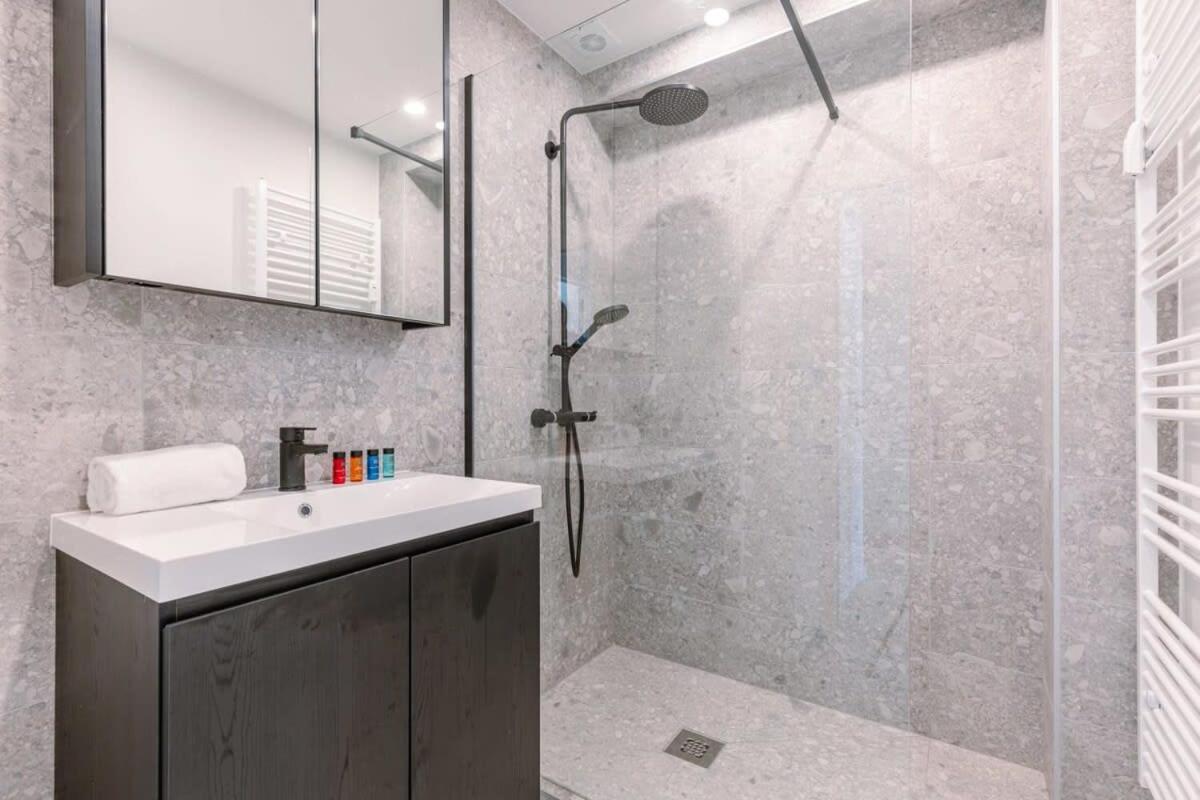 Huswell - Lovely apartment with lateral sea view and parking view 3