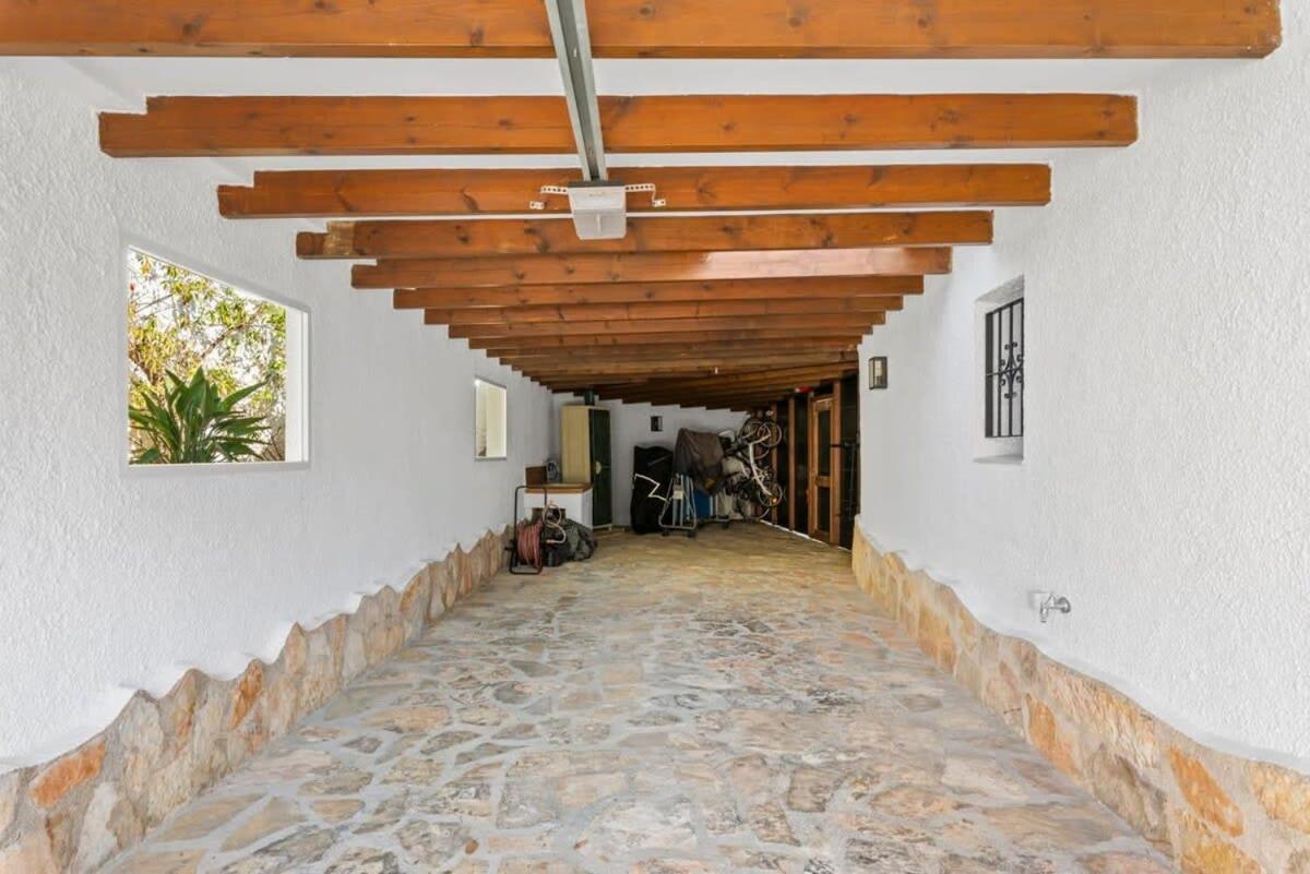 Relax in luxury at this stunning seaside Villa