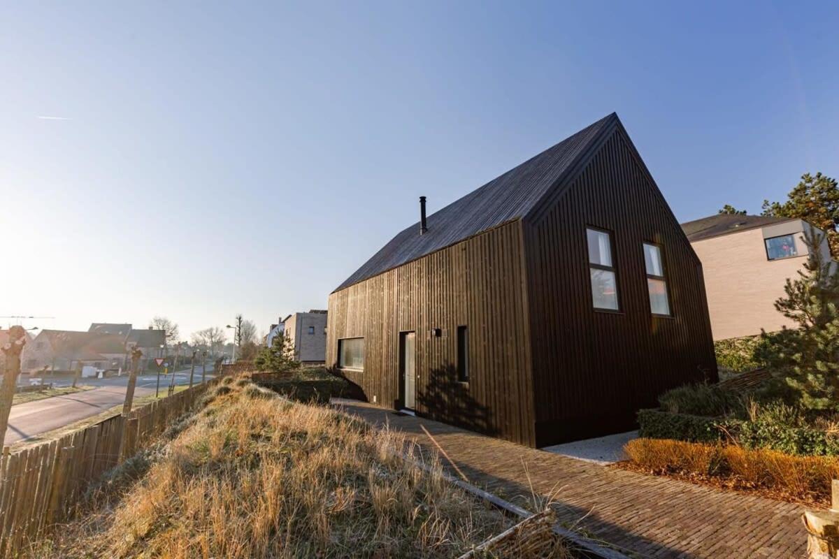 Stylish and spacious vacation home close to the beach