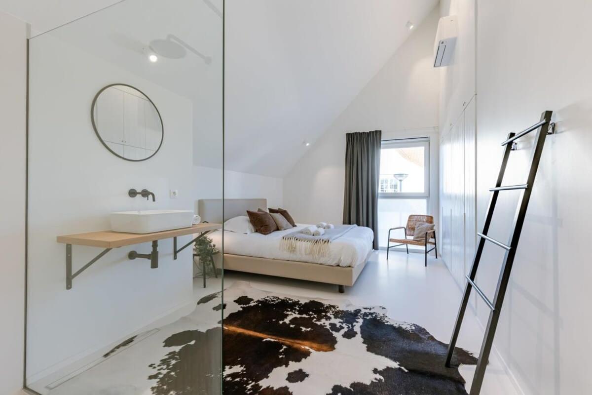 Stylish and spacious vacation home close to the beach