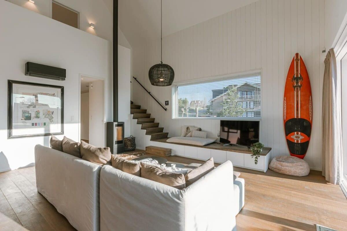 Stylish and spacious vacation home close to the beach
