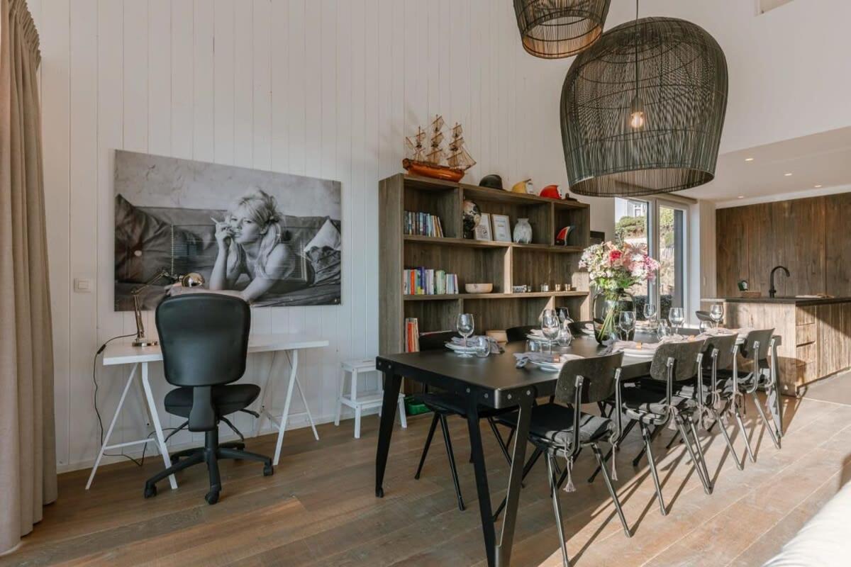 Stylish and spacious vacation home close to the beach