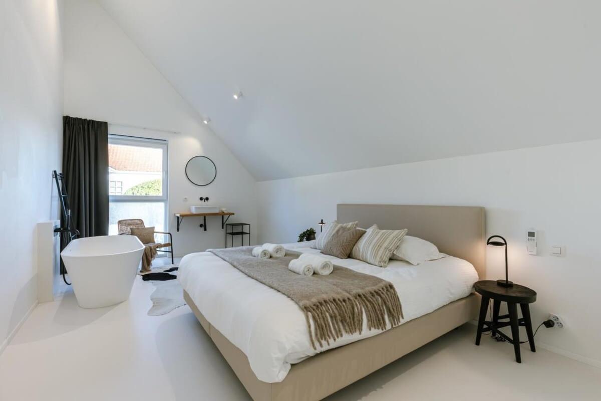 Stylish and spacious vacation home close to the beach