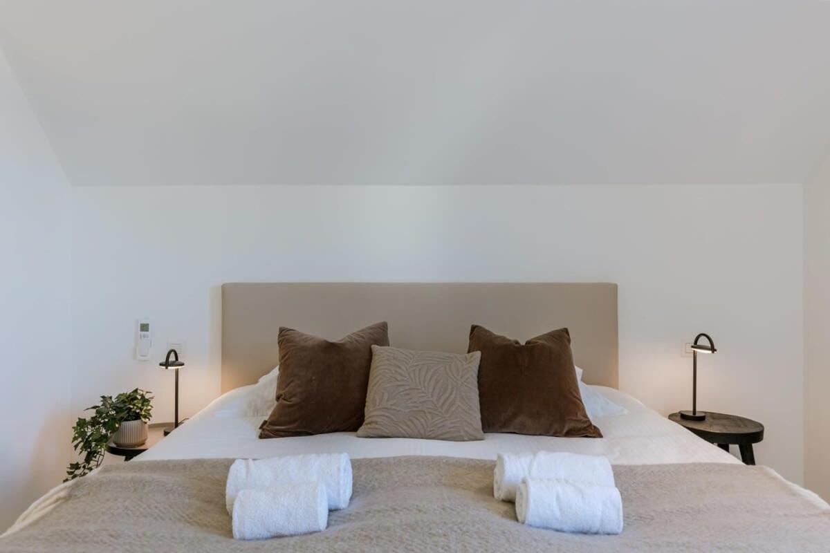 Stylish and spacious vacation home close to the beach