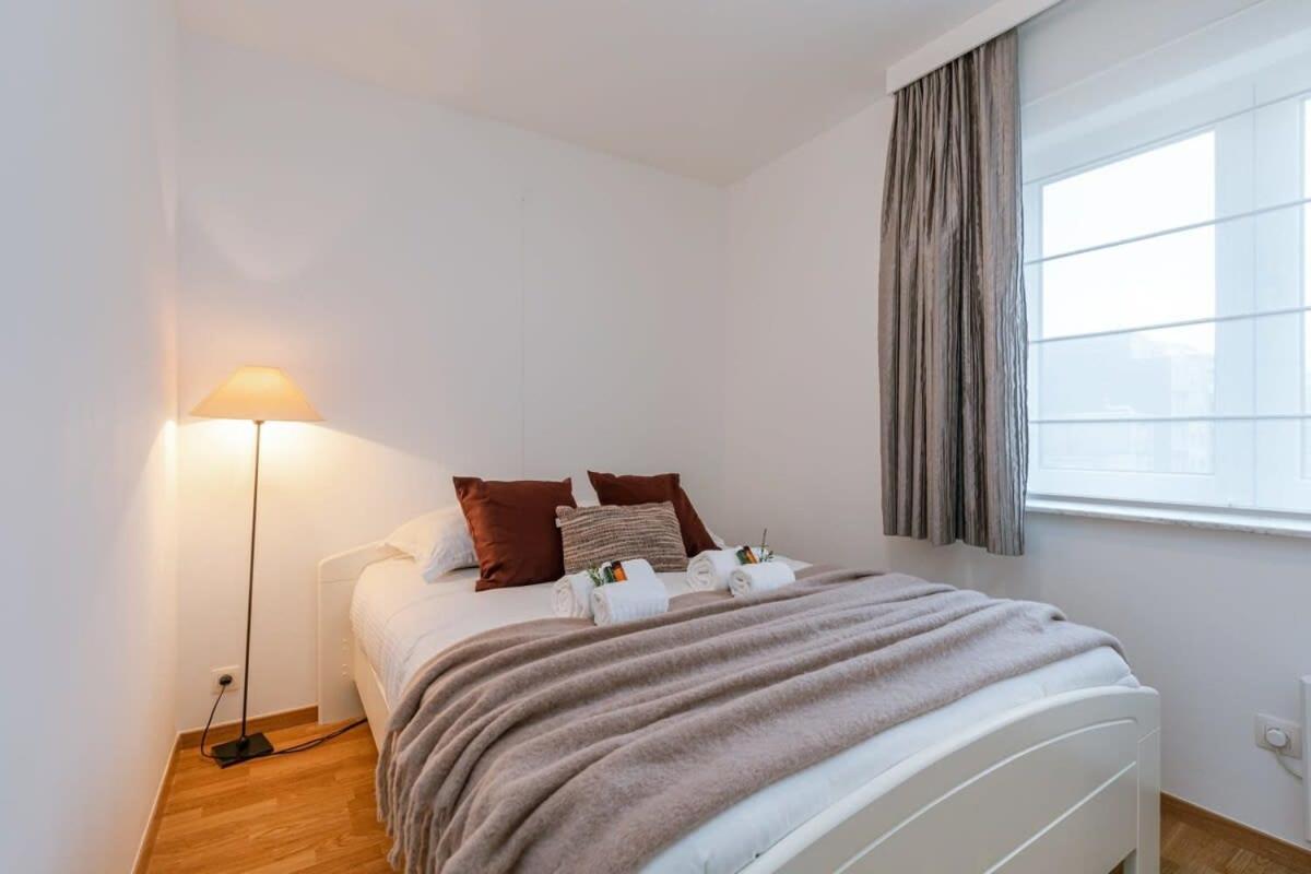 Modern apartment with parking and sea view in Oostduinkerke