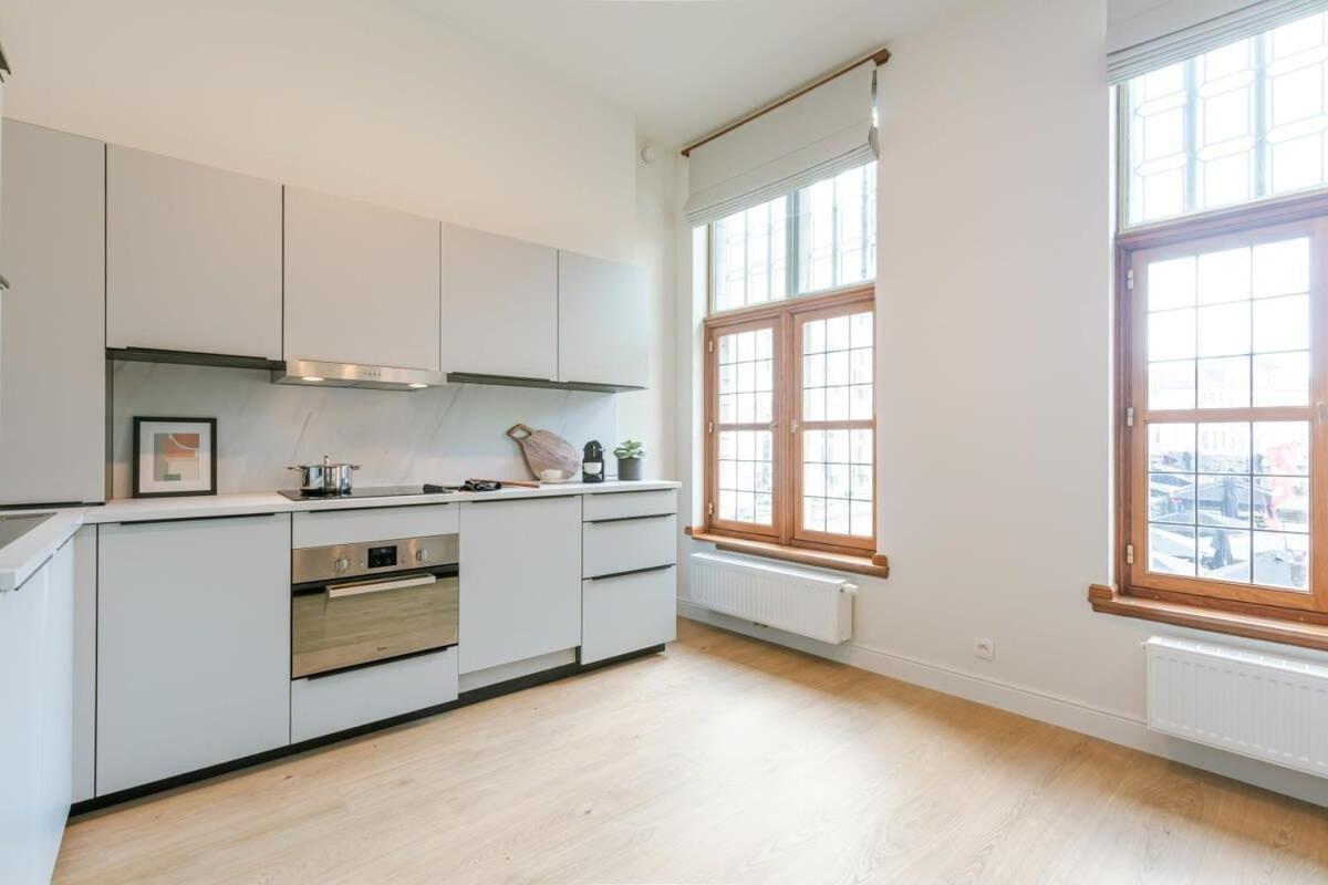 Huswell - Modern apartment located at historical Main Square