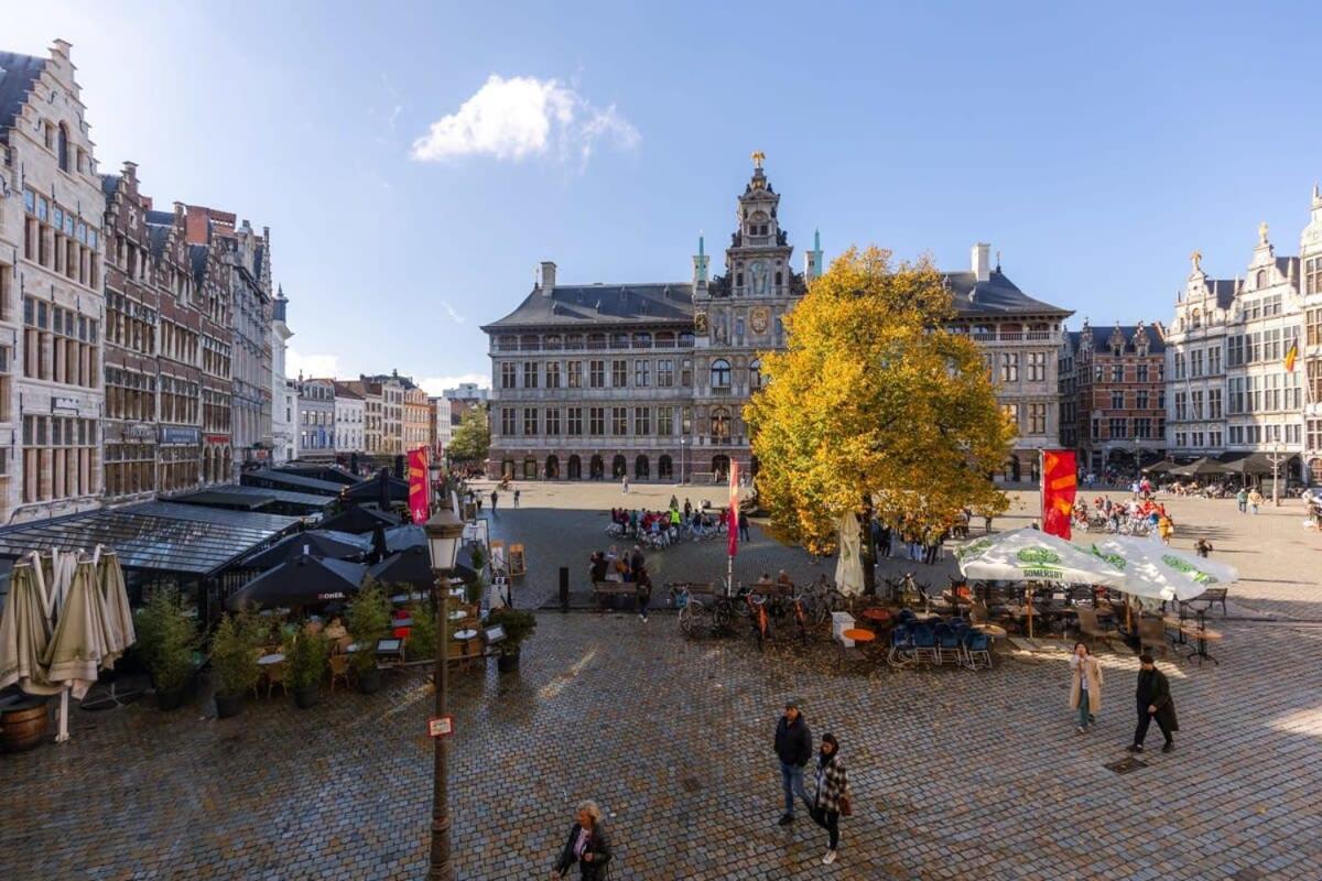 Huswell - Modern apartment located at historical Main Square