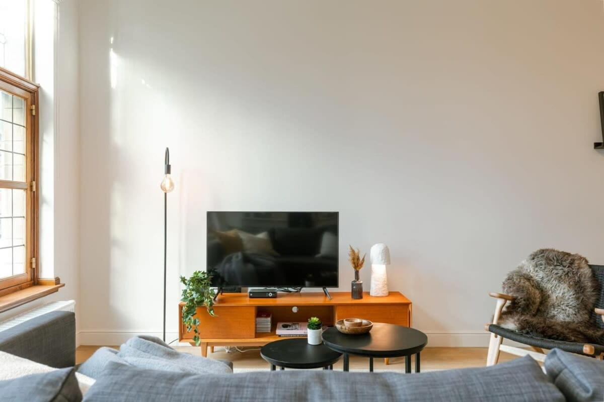 Huswell - Modern apartment located at historical Main Square