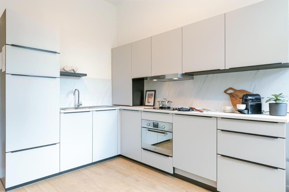 Huswell - Modern apartment located at historical Main Square