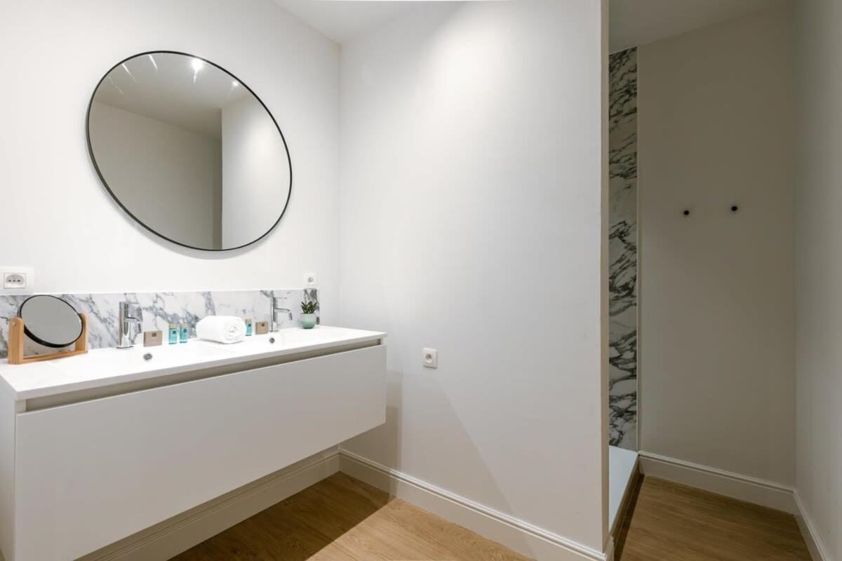 Huswell - Modern apartment located at historical Main Square