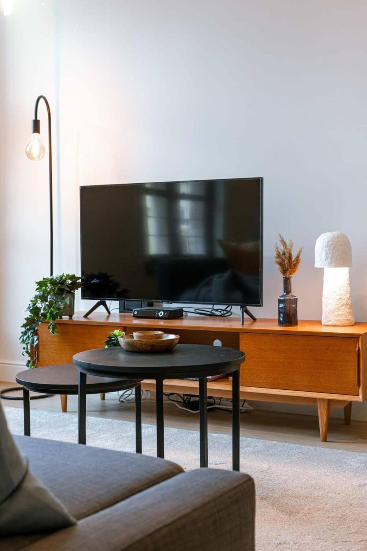 Huswell - Modern apartment located at historical Main Square