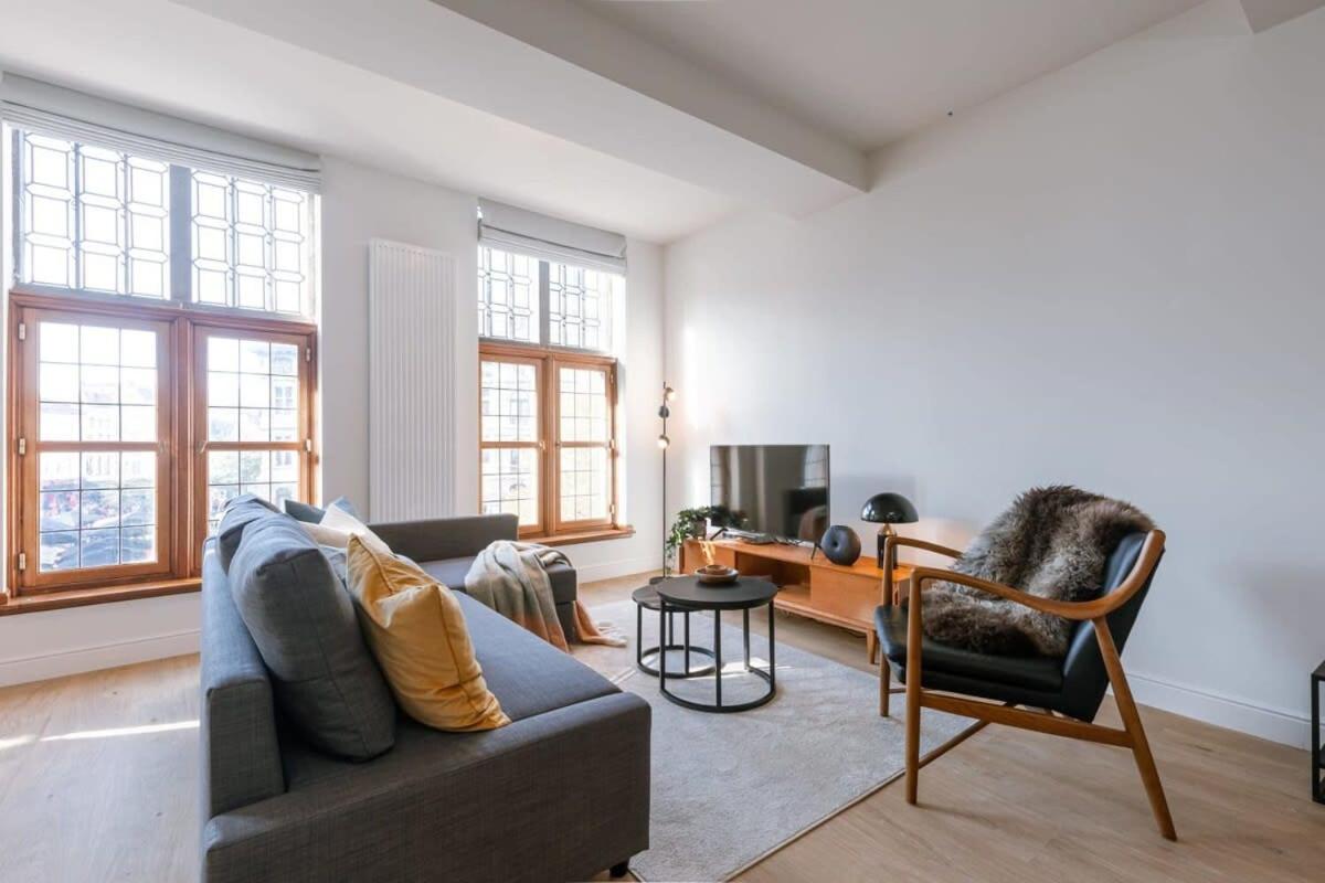 Huswell - Stunning apartment at the Grand Market of Antwerp