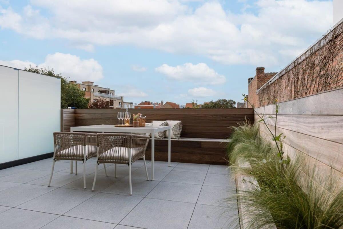 Modern apartment located on the square of De Panne