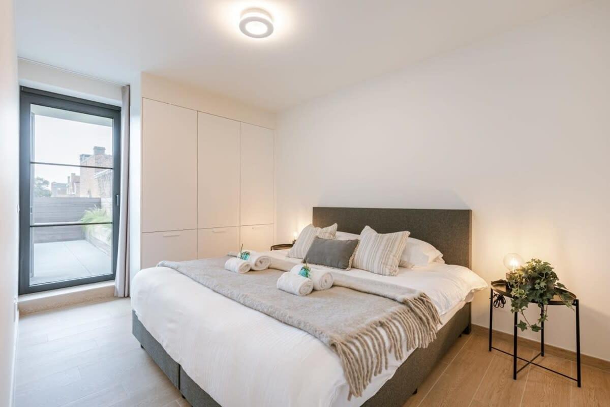 Modern apartment located on the square of De Panne