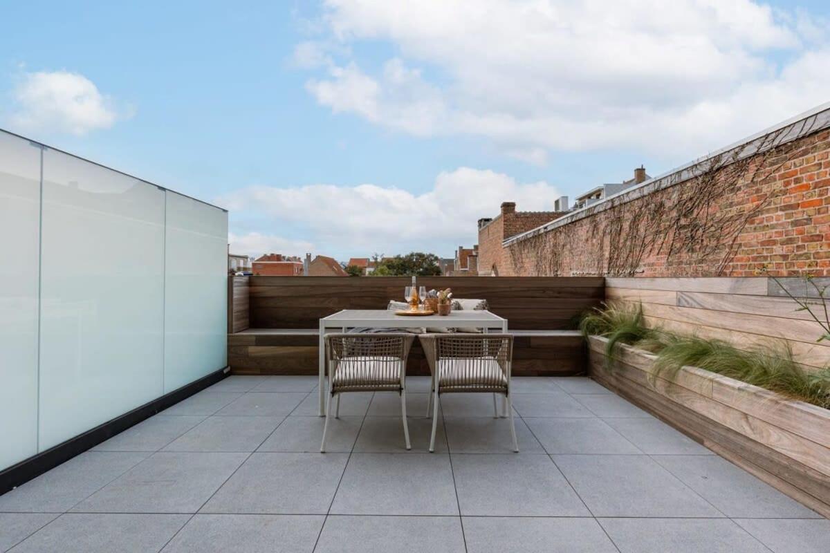 Modern apartment located on the square of De Panne