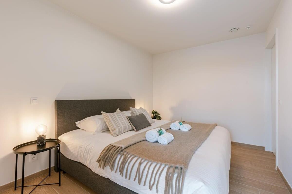 Modern apartment located on the square of De Panne