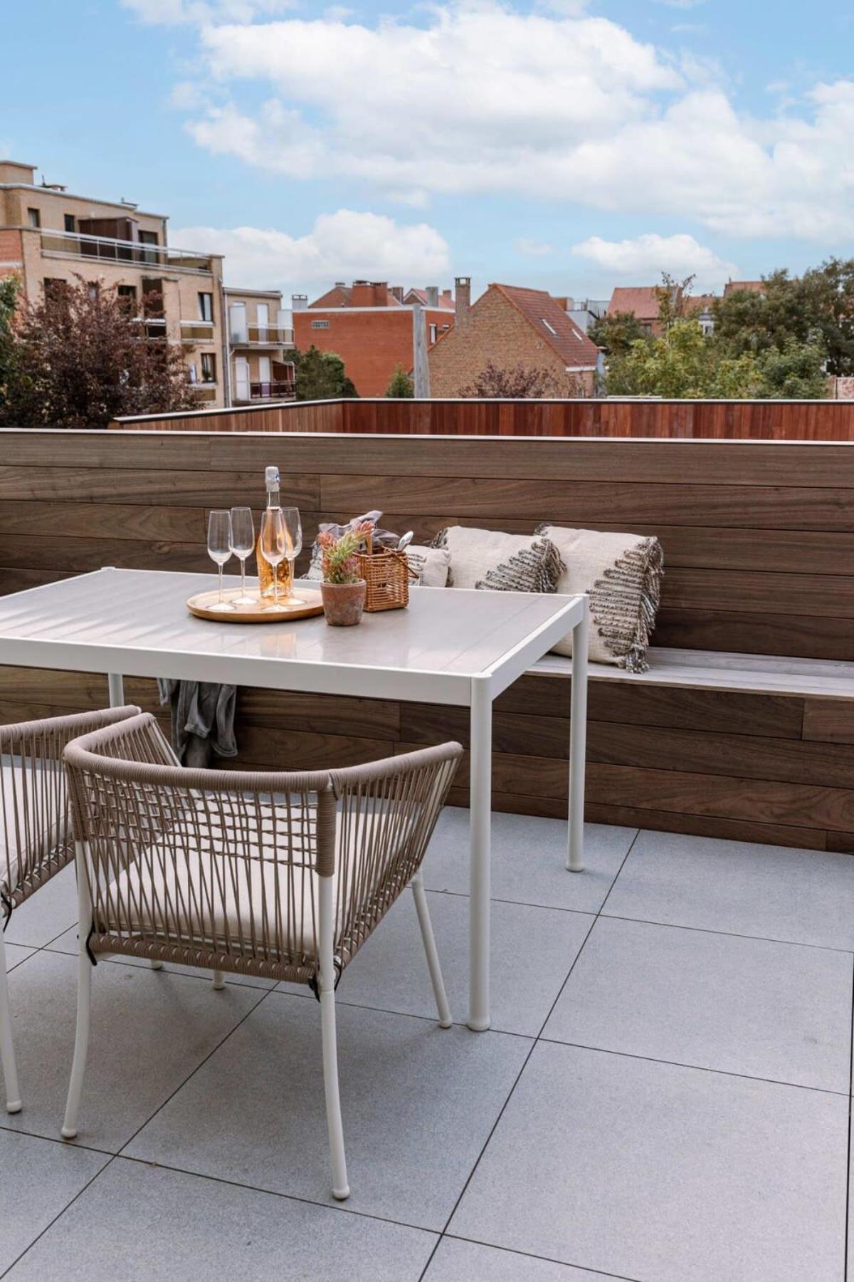 Modern apartment located on the square of De Panne