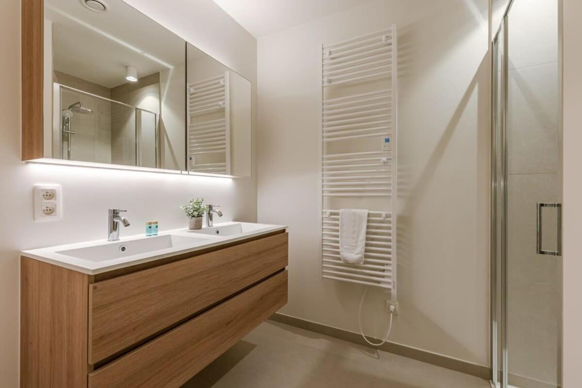 Modern apartment located on the square of De Panne