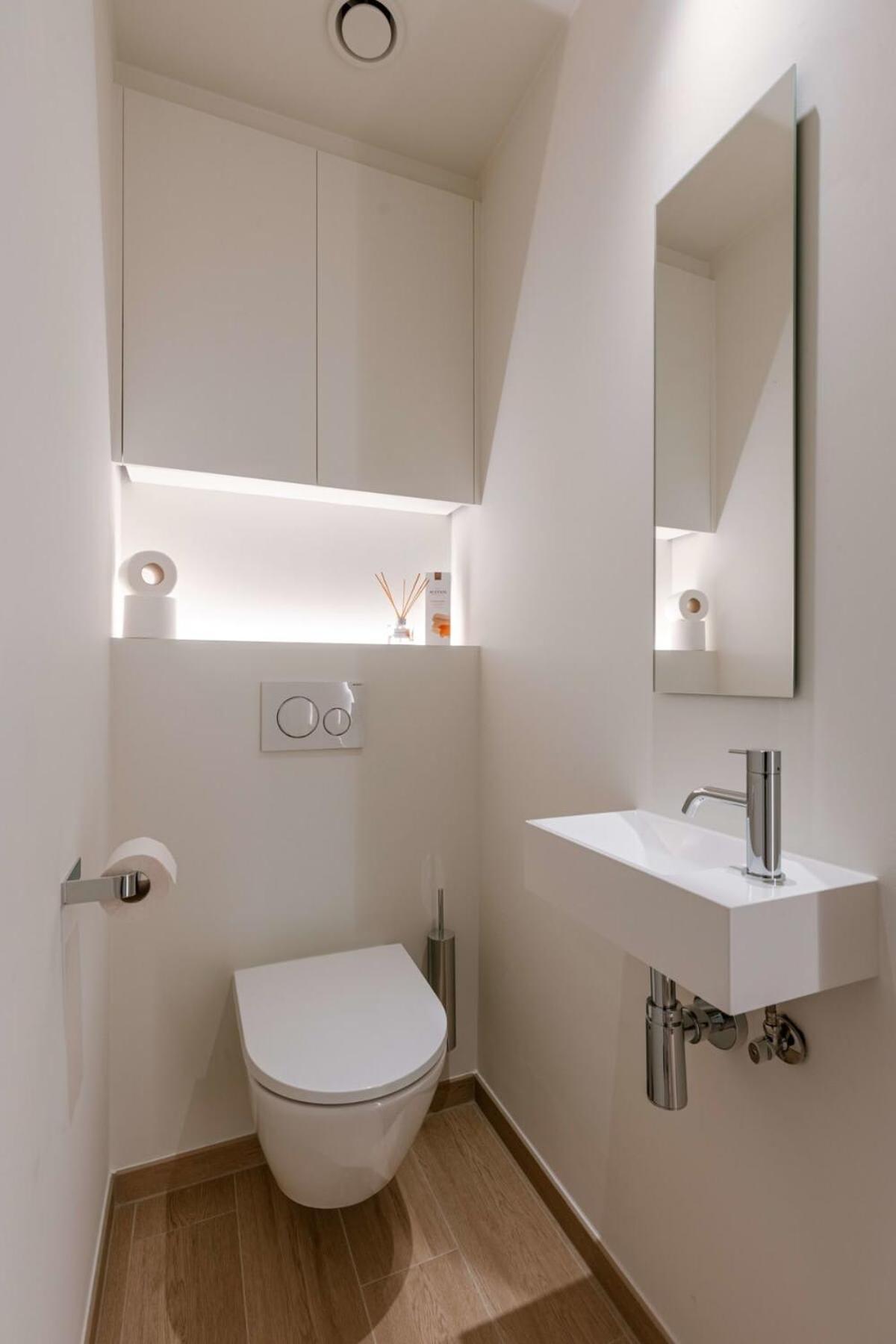 Modern apartment located on the square of De Panne