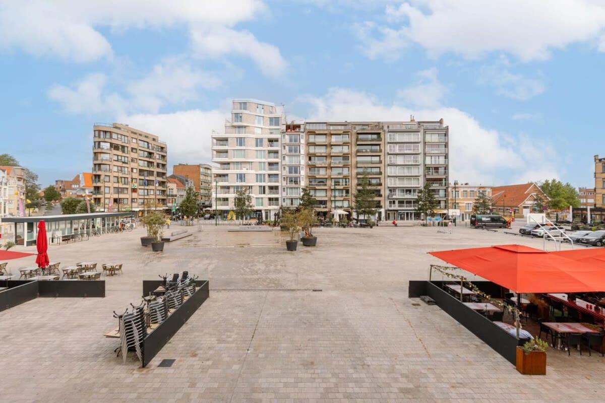 Modern apartment located on the square of De Panne
