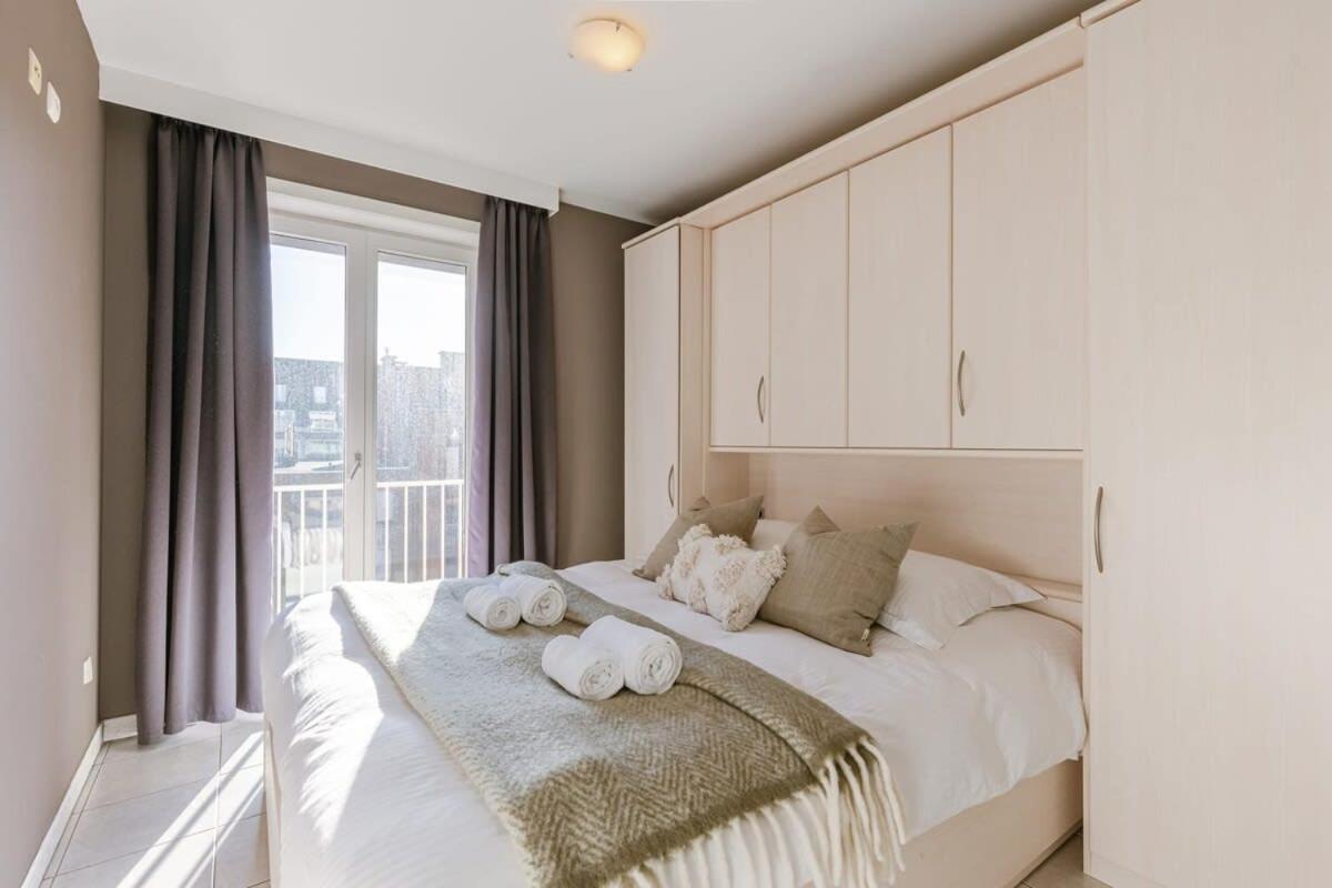 Bright apartment with 2 terraces close to beach