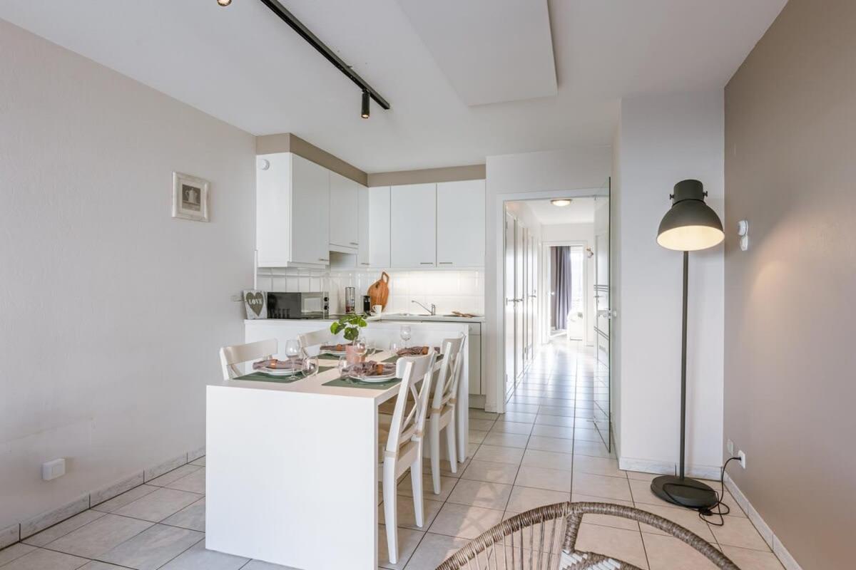 Bright apartment with 2 terraces close to beach