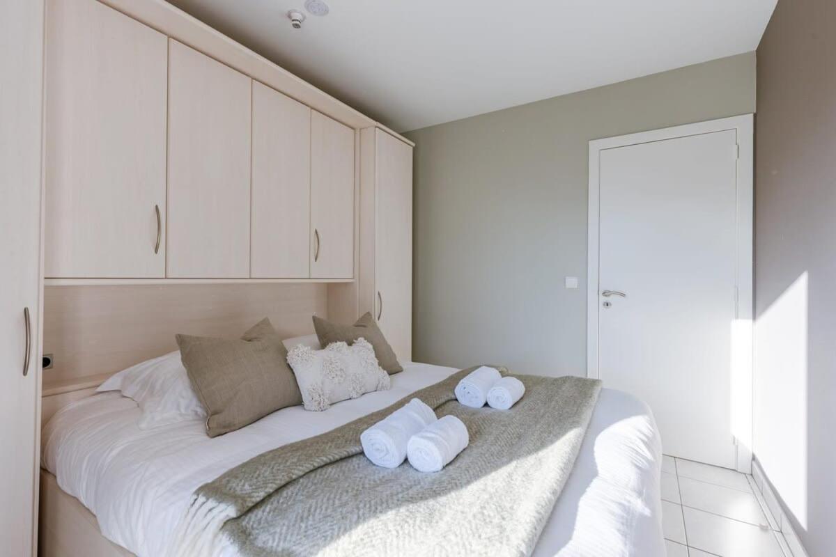 Bright apartment with 2 terraces close to beach