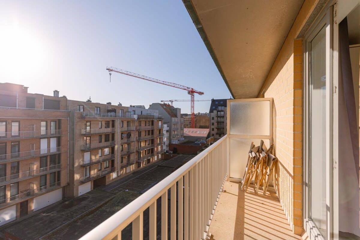 Bright apartment with 2 terraces close to beach