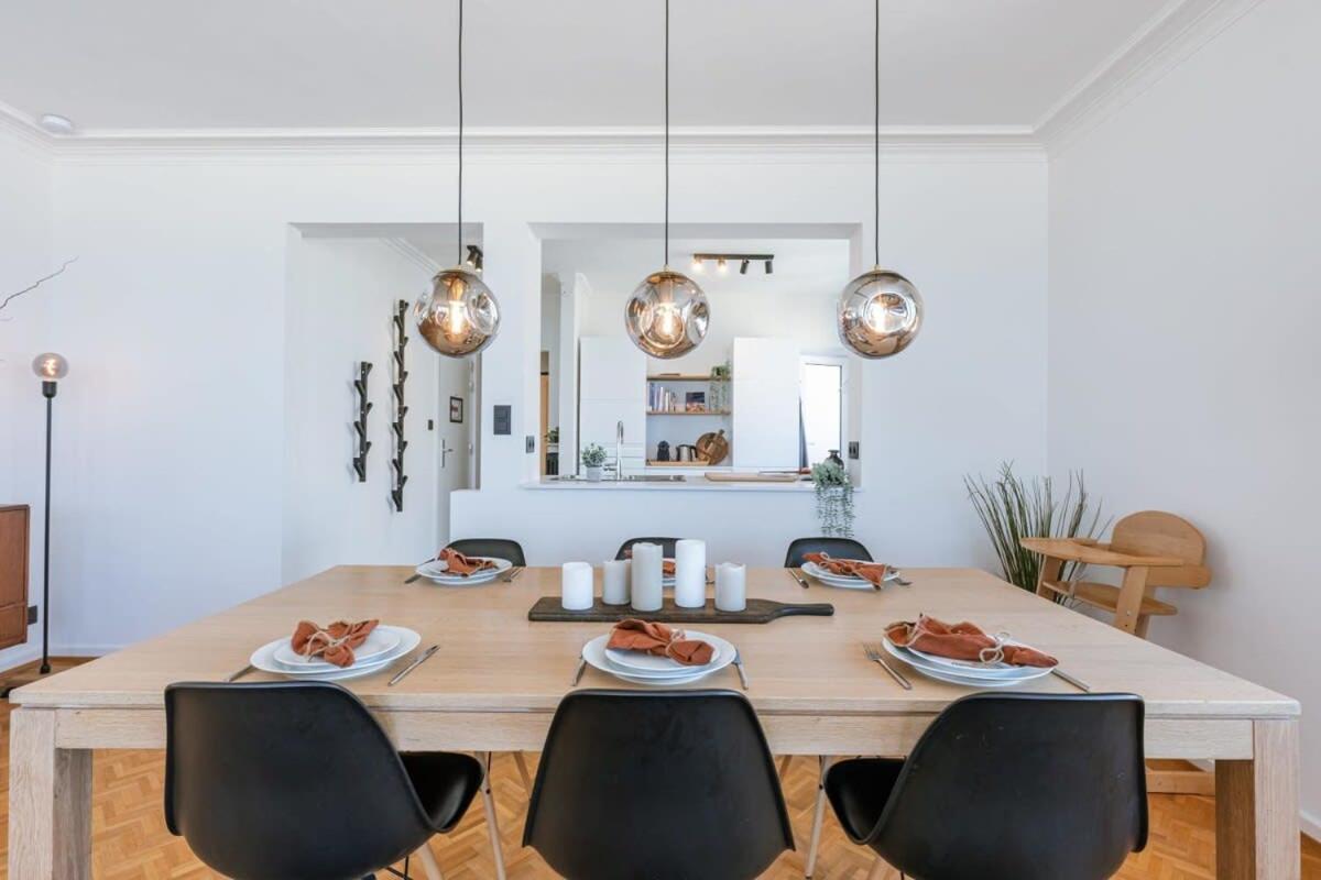 Huswell - Frontal seaview apartment in Ostend