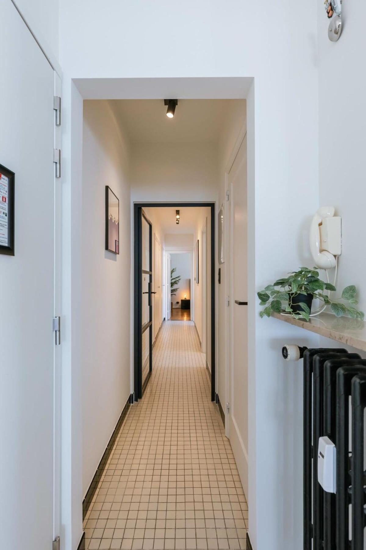 Huswell - Frontal seaview apartment in Ostend