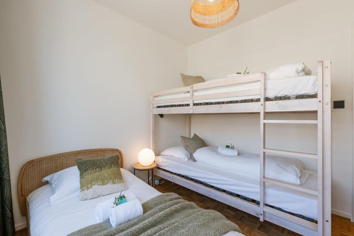 Huswell - Frontal seaview apartment in Ostend