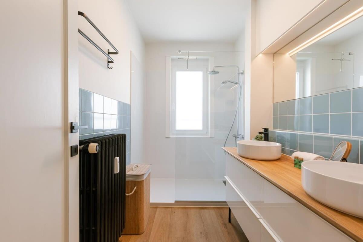 Huswell - Frontal seaview apartment in Ostend