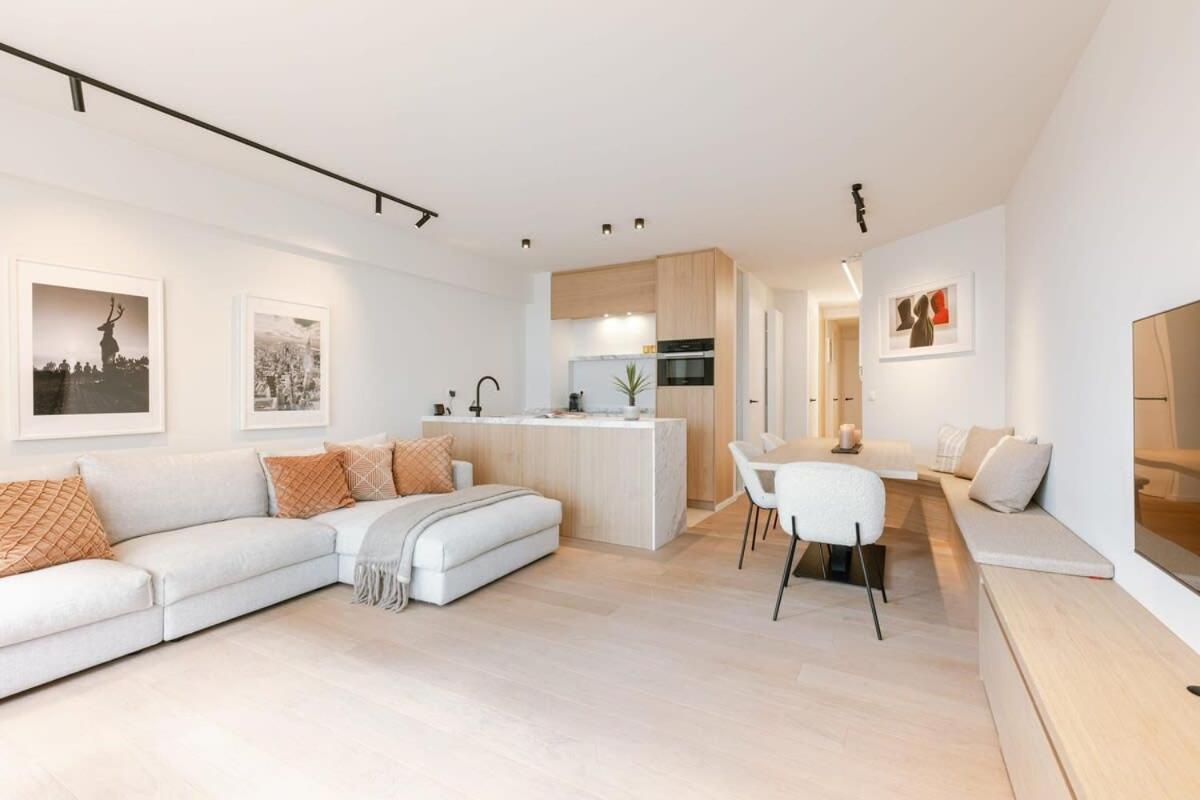Trendy apartment on top location in Knokke for 7