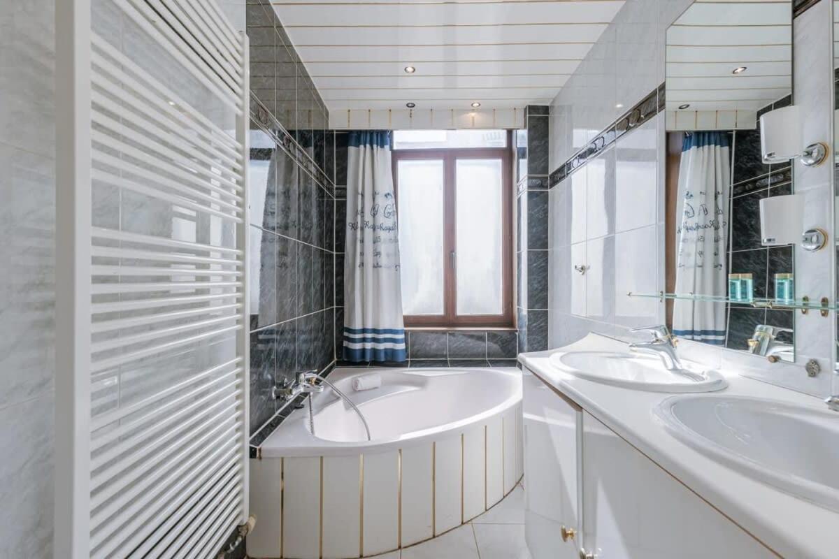 Spacious vacation home 'Huis Lapon'