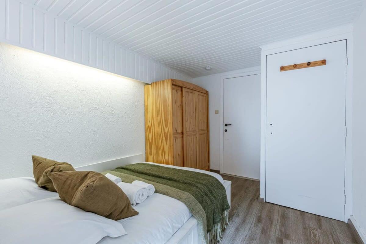 Spacious vacation home 'Huis Lapon'