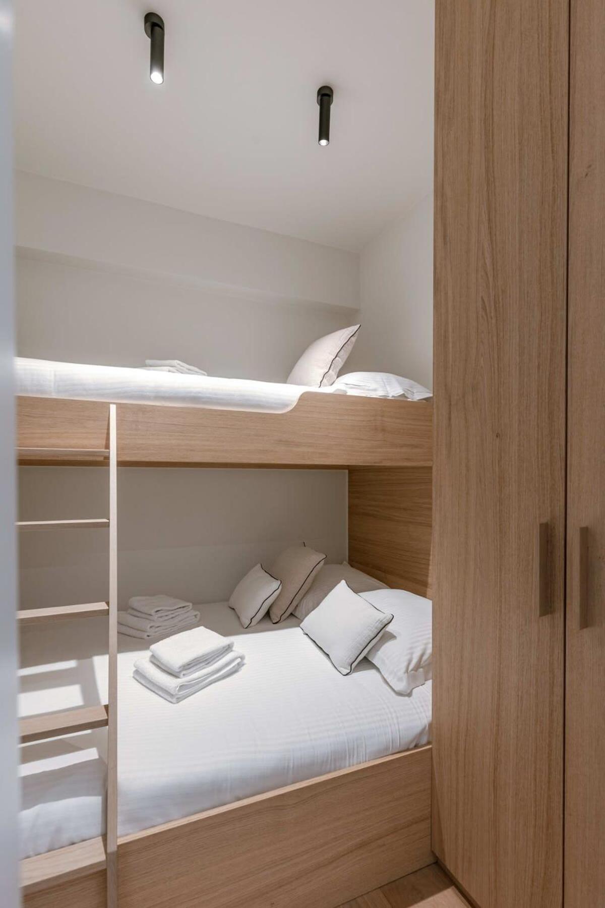 Trendy apartment on top location in Knokke for 7