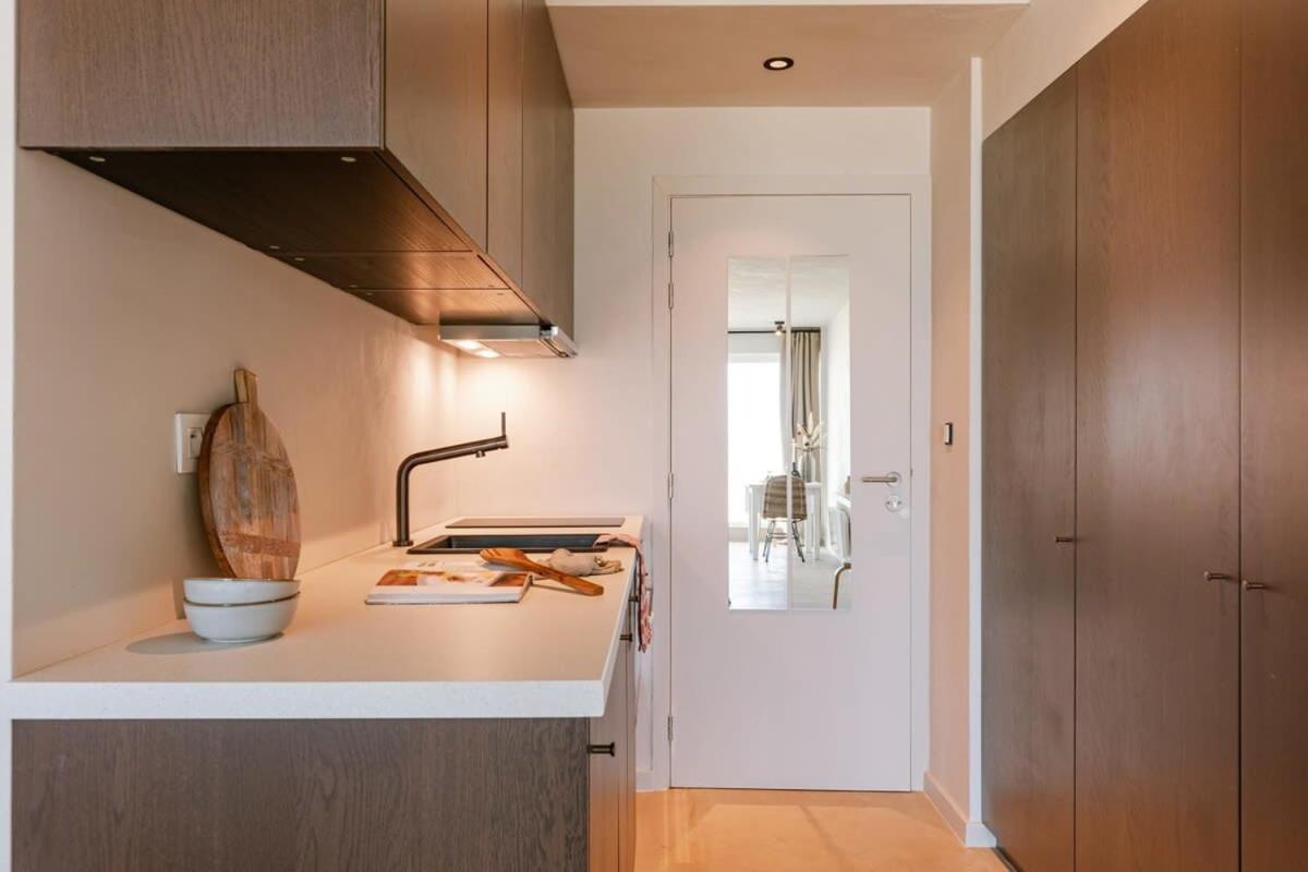 Huswell - Modern studio with magnificent seaview