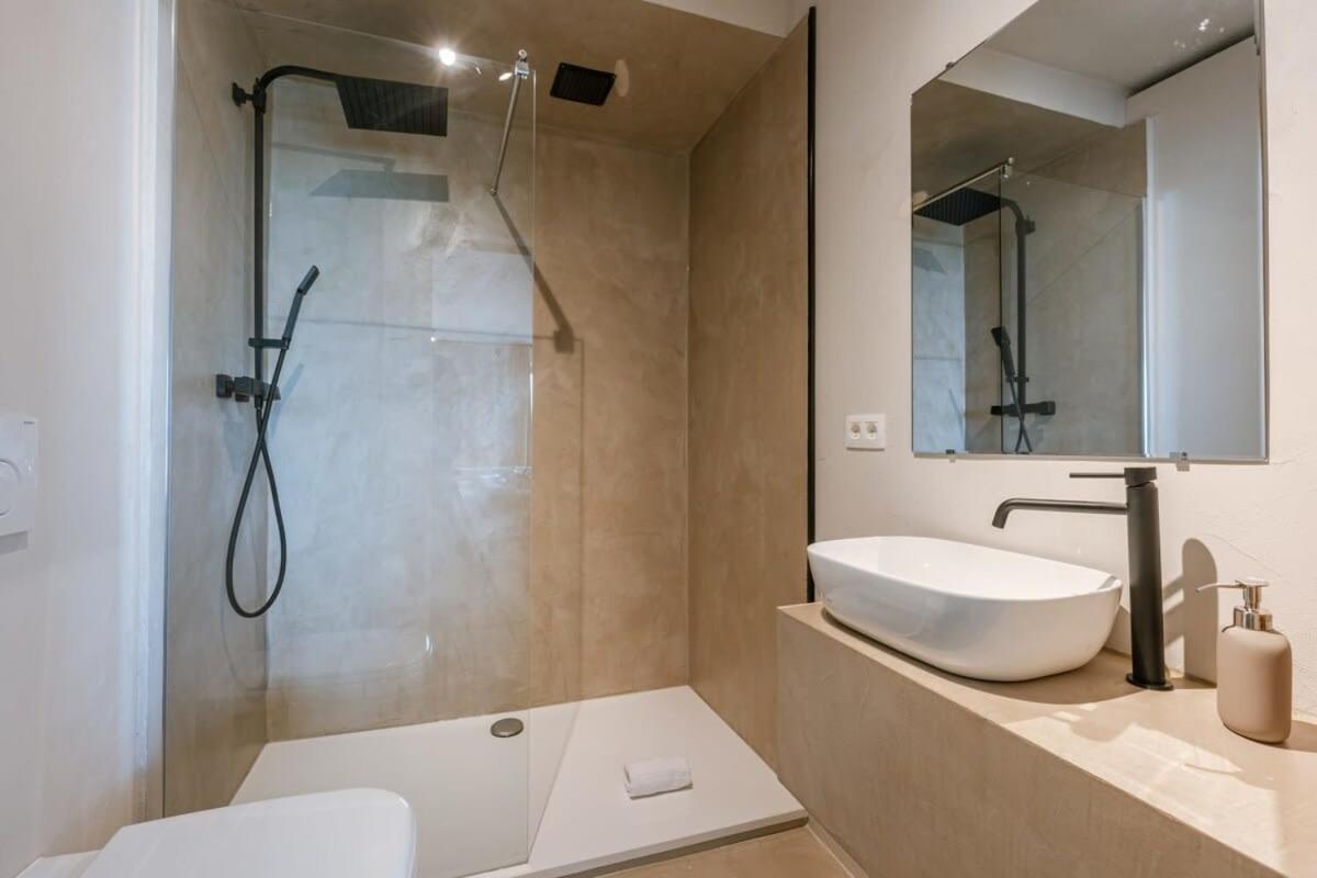 Huswell - Modern studio with magnificent seaview