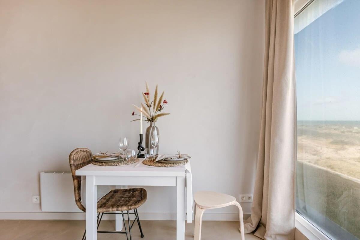 Huswell - Modern studio with magnificent seaview