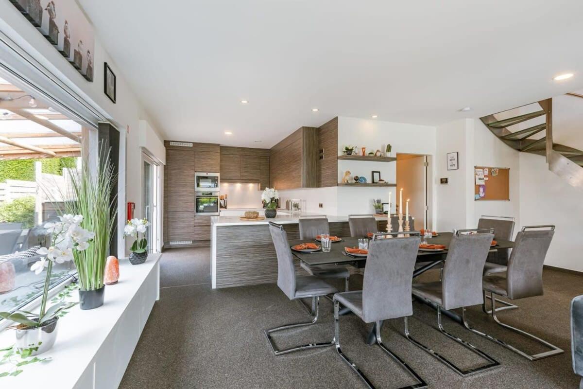 Spacious house with garden and parking